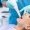 Noia rebent un escàner intraoral a Clínica Dental Vila per a un diagnòstic dental digital i precís.